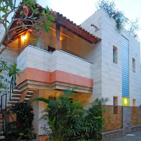 Taman Ayu Town House