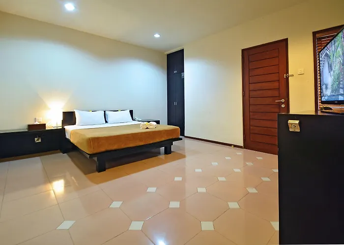 Taman Ayu Town House 3*